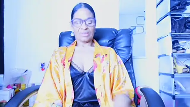 Aries_Mature captura da sala ao vivo na Stripchat