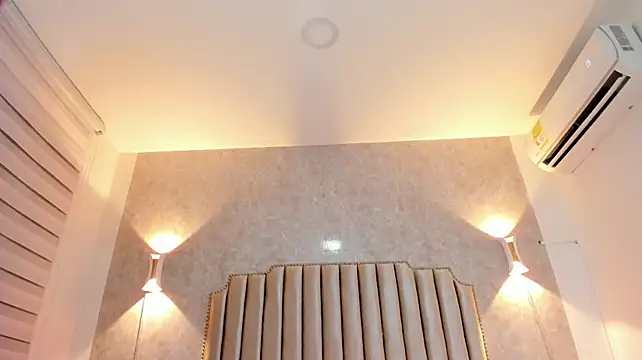 ArissDeLuna снимок онлайн-комнаты на Stripchat