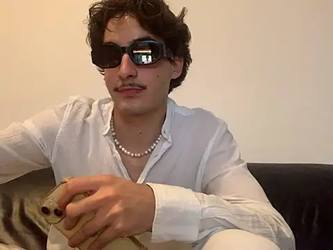 Arthurcamfor momentopname van live room op Stripchat