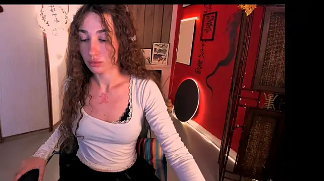 AsterBlom captura de la sala en vivo en Stripchat