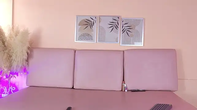 Athena_Camille live room snapshot on Stripchat
