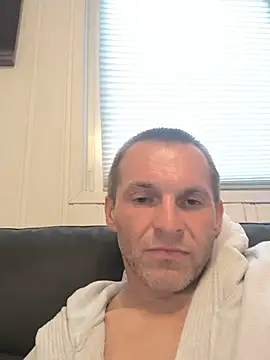AttractiveSilk5 снимок онлайн-комнаты на Stripchat