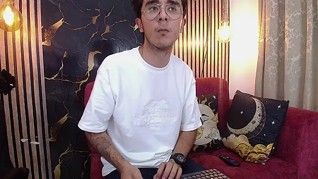 AurenV momentopname van live room op Stripchat