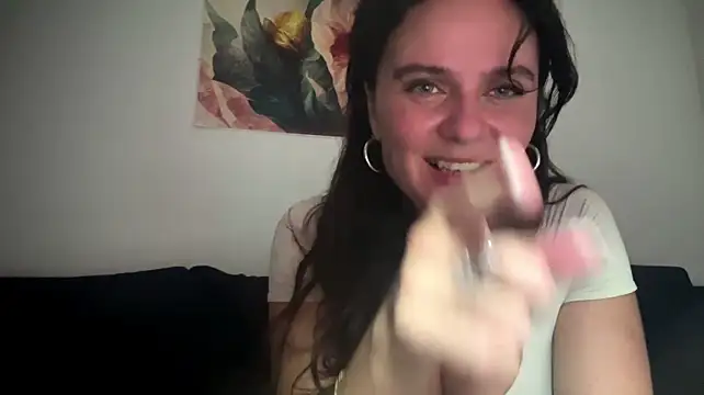 AvaStone_ снимок онлайн-комнаты на Stripchat