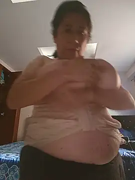 Avril_xxx live room snapshot on Stripchat