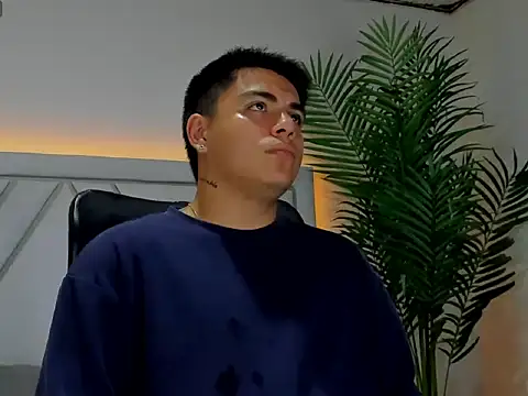 Axxel_Ray captura de la sala en vivo en Stripchat