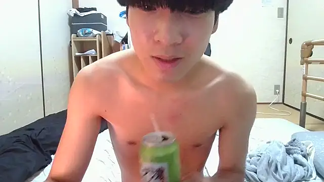 BASHIKO2006 Momentaufnahme des Live-Raums auf Stripchat