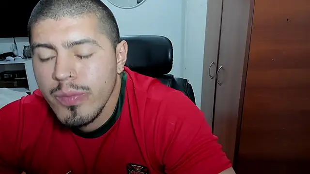 Baltazar_Dupont live room snapshot on Stripchat