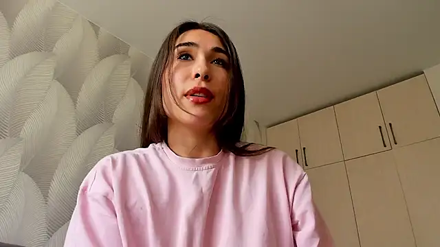 Bambiii_bby Momentaufnahme des Live-Raums auf Stripchat