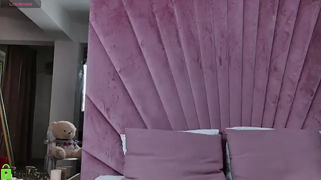 BeatriceRiva live room snapshot on Stripchat