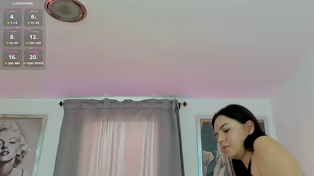 Beautyari_ live room snapshot on Stripchat