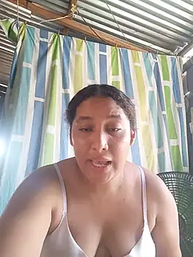 BebesitaYuliza live room snapshot on Stripchat