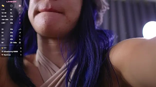 Bella-Franco Momentaufnahme des Live-Raums auf Stripchat