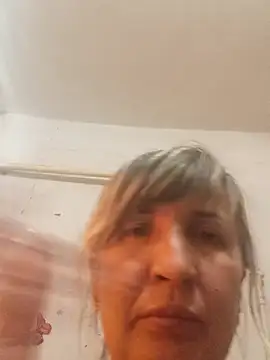 BellaBlum777 live room snapshot on Stripchat