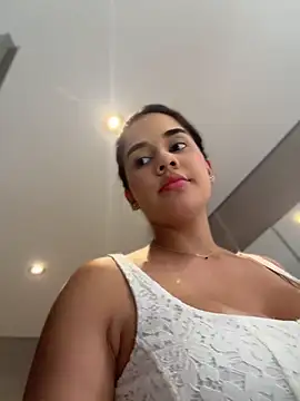 BellaLeclair_ снимок онлайн-комнаты на Stripchat