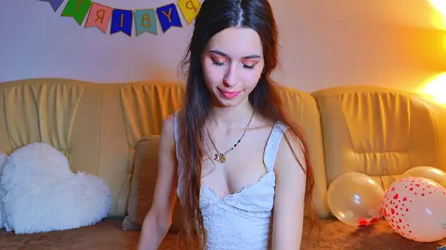 Bella_Rosee4u Momentaufnahme des Live-Raums auf Stripchat