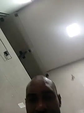 Beto0815 live room snapshot on Stripchat
