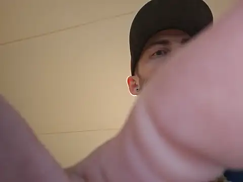 Bi_curious86 Momentaufnahme des Live-Raums auf Stripchat