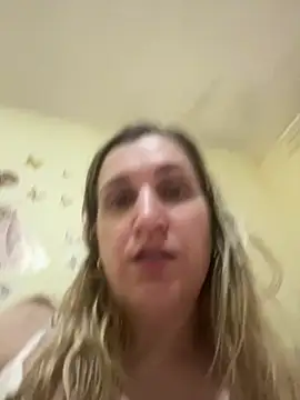 Bia_sexynovaes captura de la sala en vivo en Stripchat