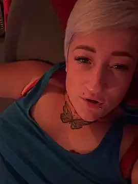 Bigboobiegirl90 Momentaufnahme des Live-Raums auf Stripchat