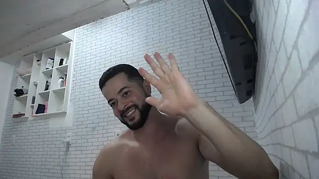 BombeiroHotx Momentaufnahme des Live-Raums auf Stripchat