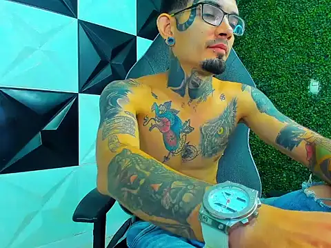 Boy_tatto77 Momentaufnahme des Live-Raums auf Stripchat