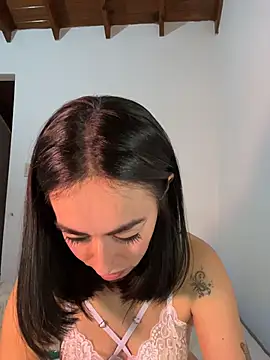BrattyYanii Momentaufnahme des Live-Raums auf Stripchat