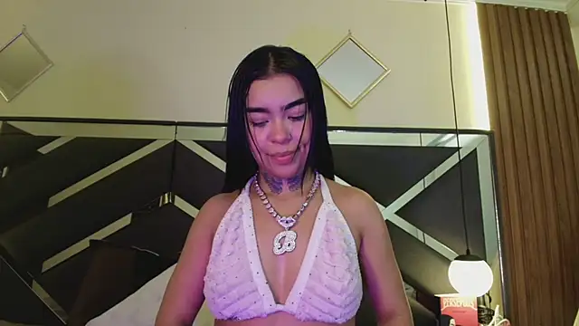 Bratz_x captura da sala ao vivo na Stripchat