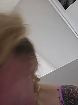 Bridgette03 Momentaufnahme des Live-Raums auf Stripchat