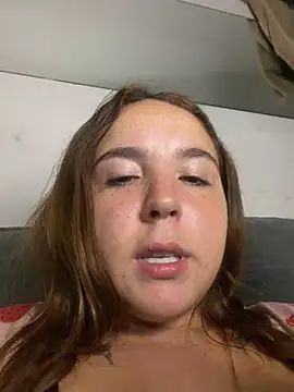 BrunaMendees Momentaufnahme des Live-Raums auf Stripchat