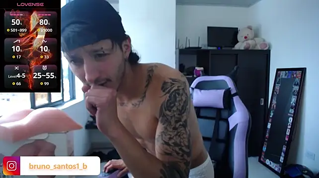 Bruno_santos1 live room snapshot on Stripchat