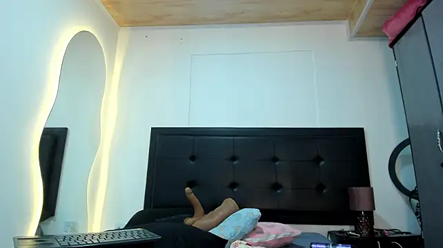 BustyGlow momentopname van live room op Stripchat