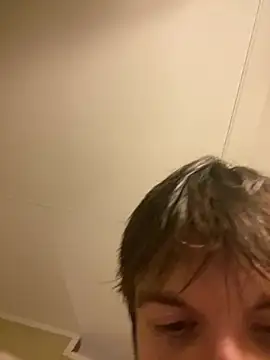 C-ishuge-9in live room snapshot on Stripchat