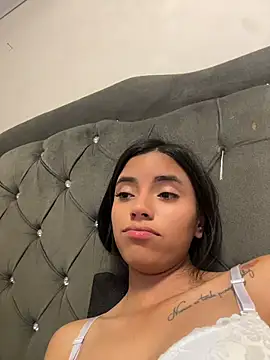 CELESTE_-EC live room snapshot on Stripchat