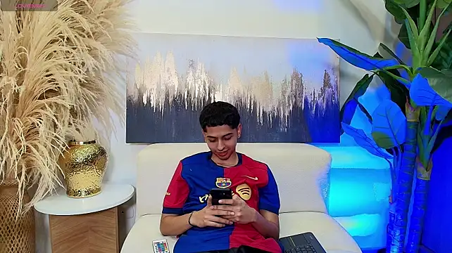 CGomez_ momentopname van live room op Stripchat