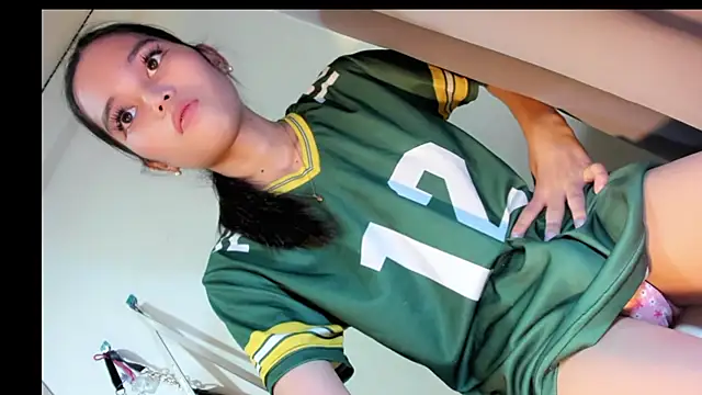 CUTIE_GIRLSX captura de la sala en vivo en Stripchat