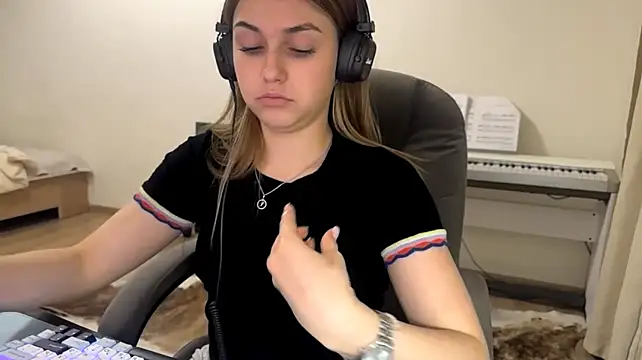 CameTruce live room snapshot on Stripchat