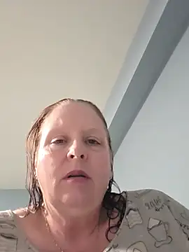 CanadianQueen1973 captura de la sala en vivo en Stripchat