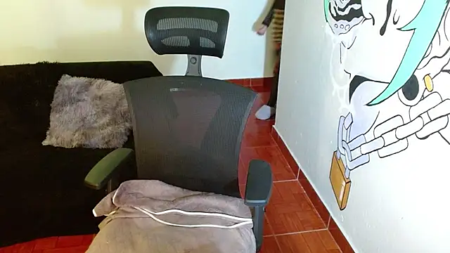 Canela_s1 captura de la sala en vivo en Stripchat