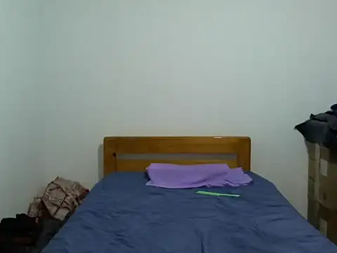 Care_Cuy Momentaufnahme des Live-Raums auf Stripchat