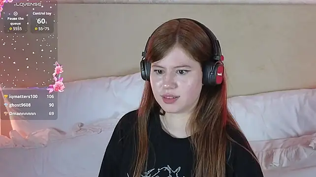 CarolaineMyers Momentaufnahme des Live-Raums auf Stripchat