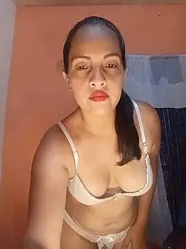 Carolina2016 captura de la sala en vivo en Stripchat