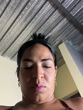 Carolinnapolsen снимок онлайн-комнаты на Stripchat