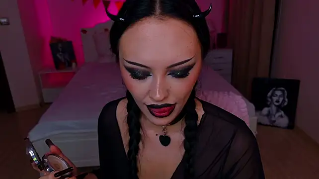 Cassadyy live room snapshot on Stripchat