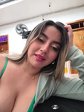 CelesteBlaze_ live room snapshot on Stripchat