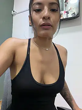 CeliWoods снимок онлайн-комнаты на Stripchat