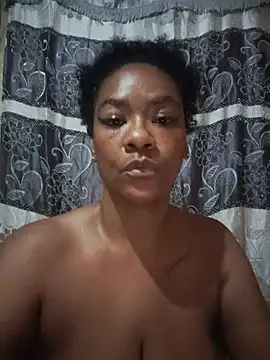 Chary-Madam Momentaufnahme des Live-Raums auf Stripchat