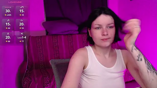 CherryNight6 momentopname van live room op Stripchat