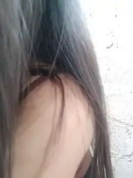 Cherry_XyX live room snapshot on Stripchat
