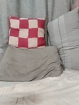 Cherrydollx live room snapshot on Stripchat